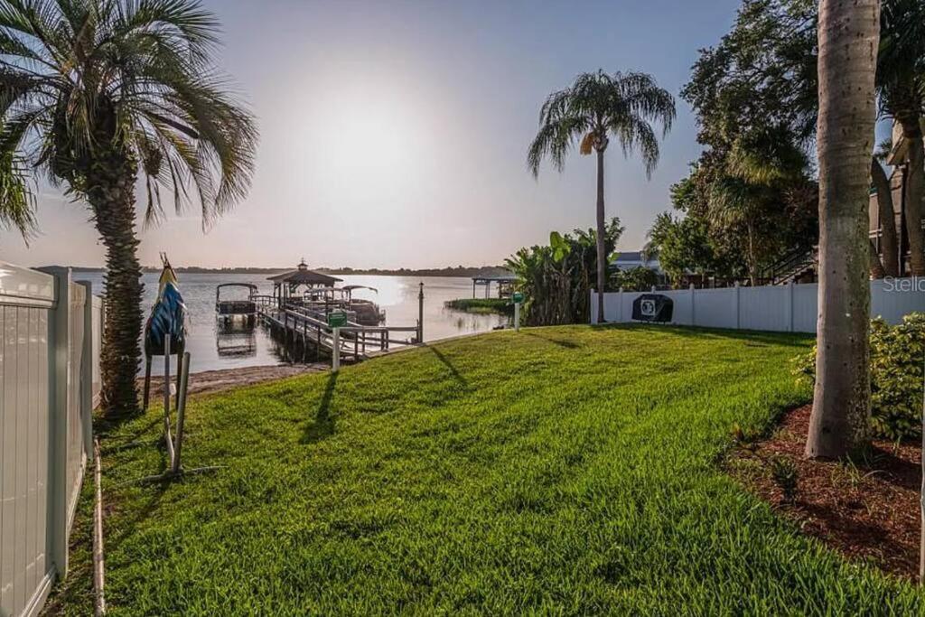 Lakefront Duplex With Pontoon Boat 2 Bedroom Home 마운트도라 외부 사진