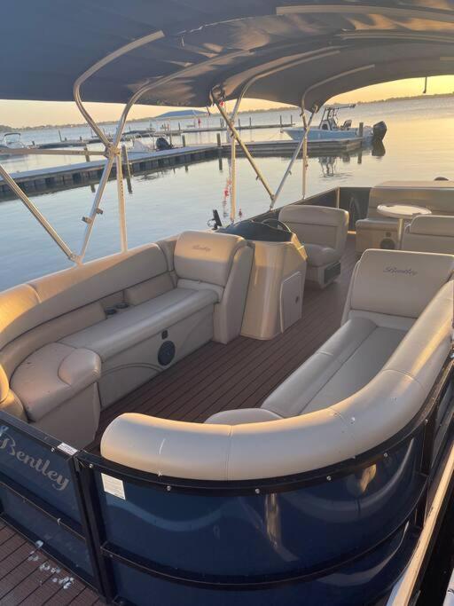 Lakefront Duplex With Pontoon Boat 2 Bedroom Home 마운트도라 외부 사진